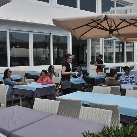 فندق Ristorante Crescenzo 3*