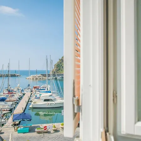 Ristorante Crescenzo 3* بروسيدا